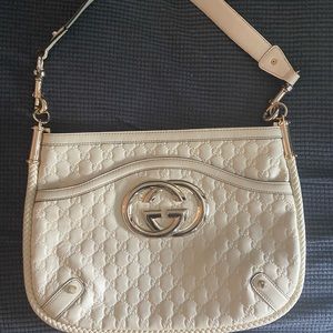 100% authentic BRITT TASSEL GUCCI bag.
